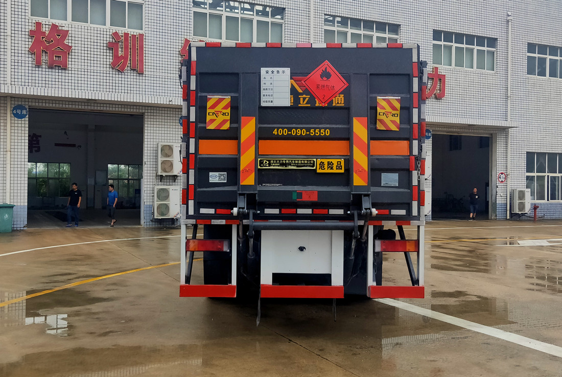 東風(fēng)天龍國六9.6米氣瓶運輸車