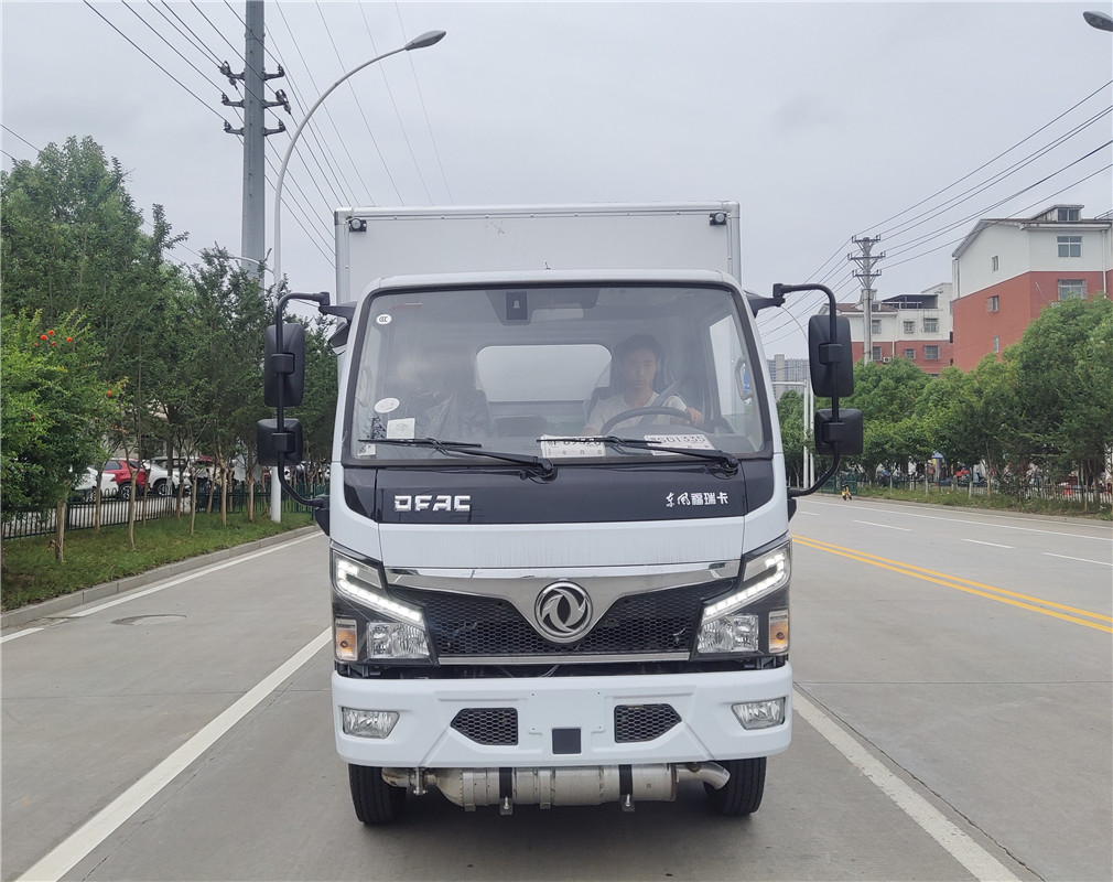 東風D6國六腐蝕性廂式運輸車