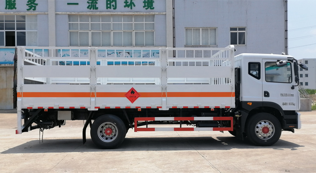 東風(fēng)6.3米/6.8/7.6米貨廂氣瓶運(yùn)輸車