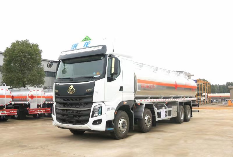 六東風(fēng)柳汽乘龍30.5方鋁合金運(yùn)油車